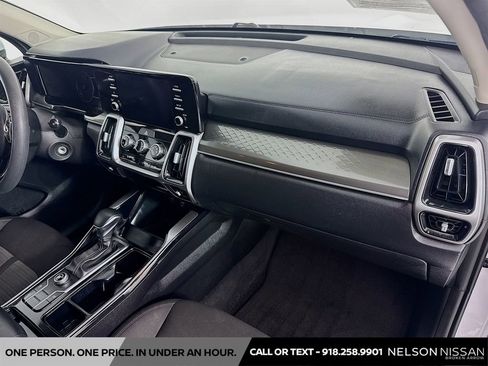 Used 2022 Kia Sorento LX FWD image 28