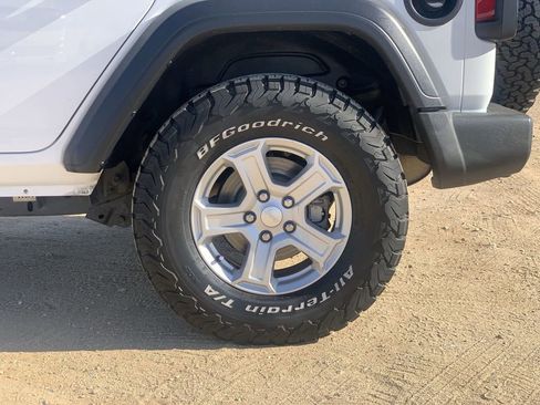 Used 2021 Jeep Wrangler Unlimited Sport image 32