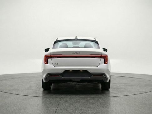 Used 2025 Kia K4 LXS image 7