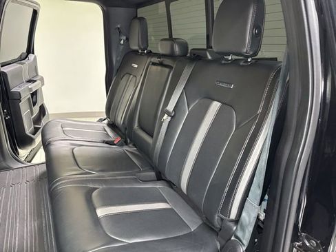 Used 2019 Ford F150 Platinum w/ Equipment Group 701A Luxury AWD/4WD image 30