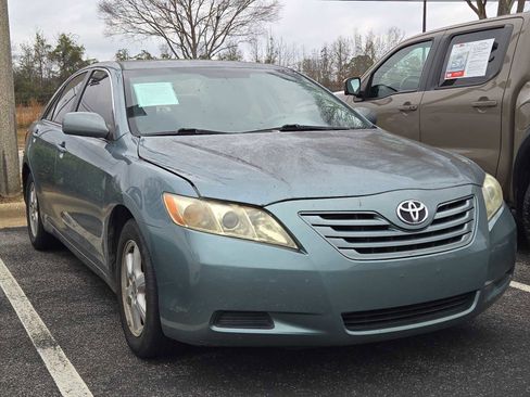 Used 2009 Toyota Camry LE image 1