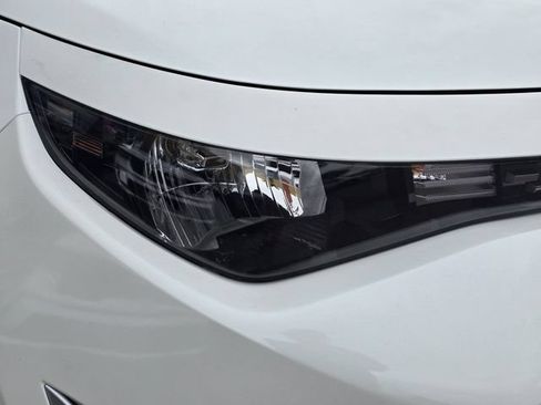 Certified 2025 Kia Soul LX w/ LX Technology Package FWD image 5