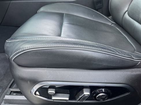 Used 2025 Jeep Grand Cherokee L Overland w/ Luxury Tech Group IV image 30