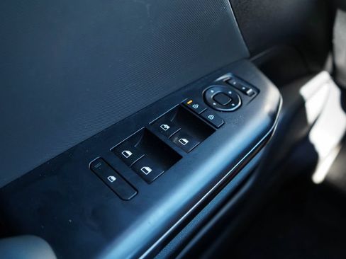 Used 2025 Kia K4 FWD image 29