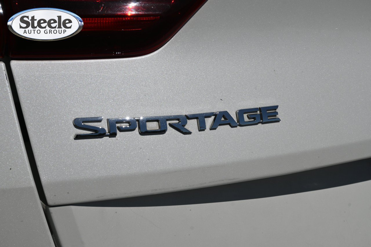 Used 2022 Kia Sportage LX FWD image 21