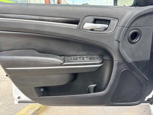 Used 2023 Chrysler 300 Touring L RWD image 18