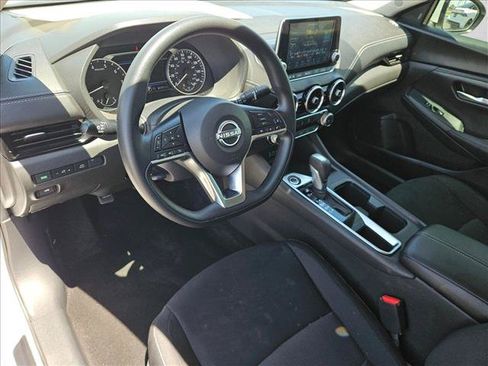 Used 2025 Nissan Sentra SV w/ Trunk Package FWD image 9