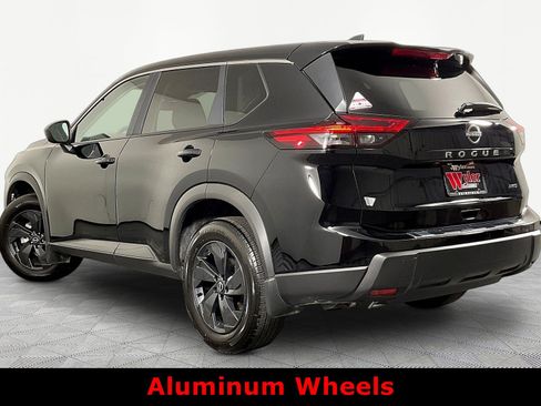 Certified 2026 Nissan Rogue SV AWD/4WD image 4