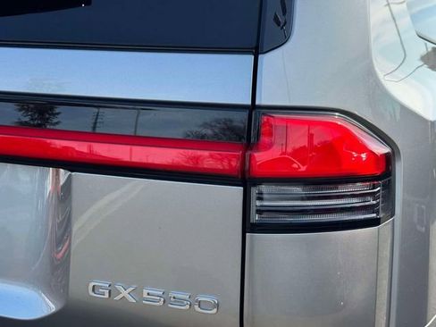 Used 2025 Lexus GX 550 w/ Cold Area Package image 13