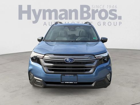 Certified 2025 Subaru Forester Premium w/ Convenience Package #2 image 9