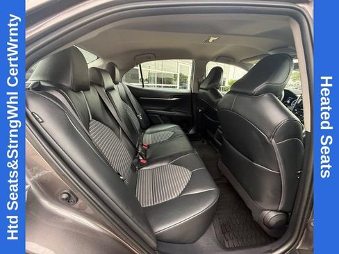 Used 2022 Toyota Camry SE w/ Cold Weather Package FWD image 11
