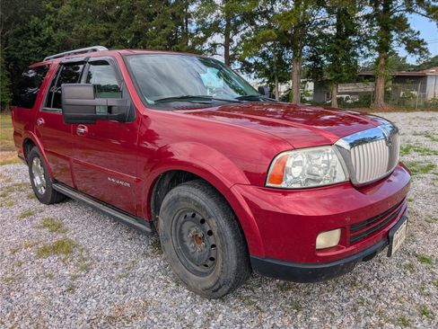 Used 2006 Lincoln Navigator Luxury RWD image 7