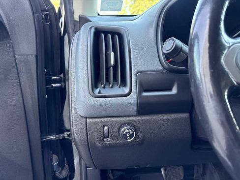 Used 2016 Chevrolet Colorado Z71 RWD image 23