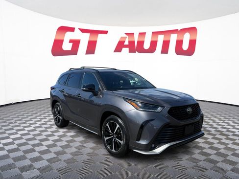 Used 2022 Toyota Highlander XSE AWD/4WD image 1
