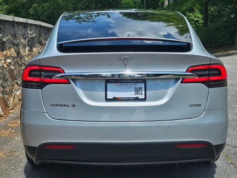 Used 2018 Tesla Model X 100D AWD/4WD image 8