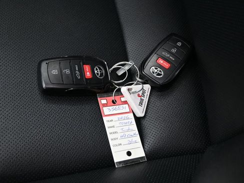 Used 2026 Toyota Tundra Limited AWD/4WD image 29