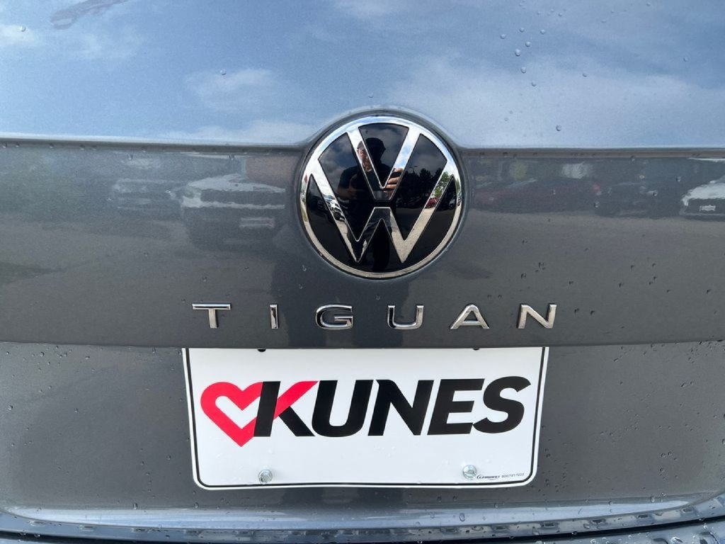Used 2024 Volkswagen Tiguan SE FWD image 42