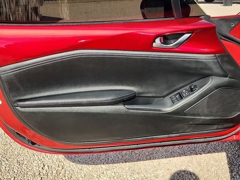 Used 2024 MAZDA MX-5 Miata Club image 11