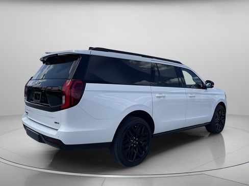 New 2026 Ford Expedition Max Platinum w/ Stealth Performance Package AWD/4WD image 4