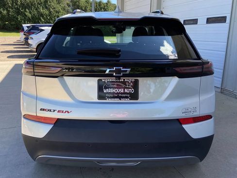 Used 2023 Chevrolet Bolt EUV Premier w/ Sun & Sound Package FWD image 6