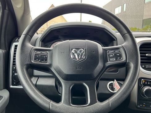 Used 2018 RAM 1500 Classic SLT image 19