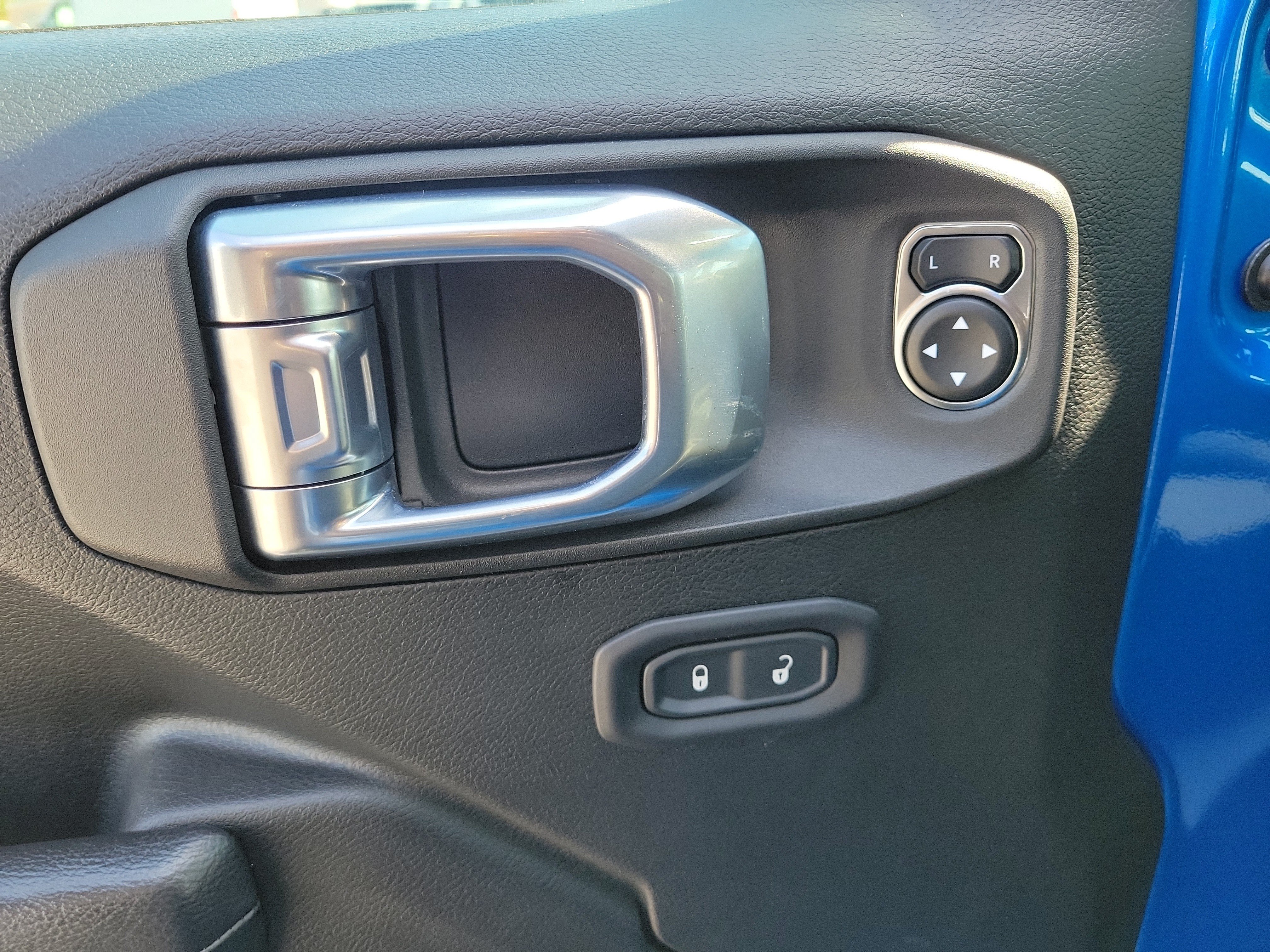 Used 2022 Jeep Wrangler Unlimited Sport AWD/4WD image 13