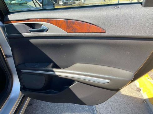 Used 2013 Lincoln MKZ image 26