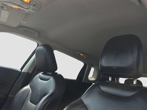 Used 2019 Jeep Compass Limited AWD/4WD image 8