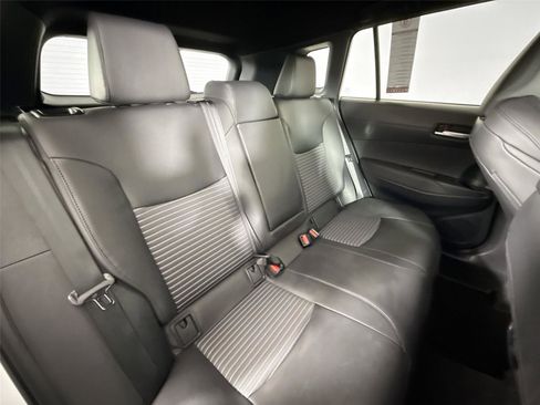 Certified 2025 Toyota Corolla Cross XSE image 40