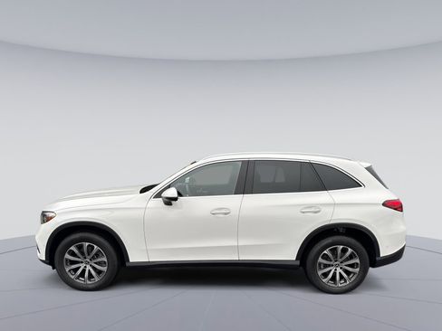 Used 2024 Mercedes-Benz GLC 300 4MATIC image 8