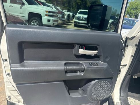 Used 2012 Toyota FJ Cruiser 2WD w/ Convenience Pkg image 20