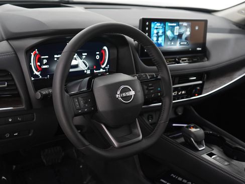 Used 2026 Nissan Rogue Platinum w/ Platinum Premium Package image 21