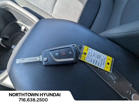 Used 2023 Toyota RAV4 LE AWD/4WD image 14
