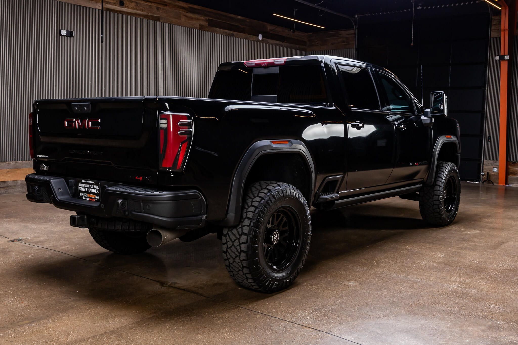 Used 2024 GMC Sierra 2500 AT4X w/ AT4X AEV Edition AWD/4WD image 10