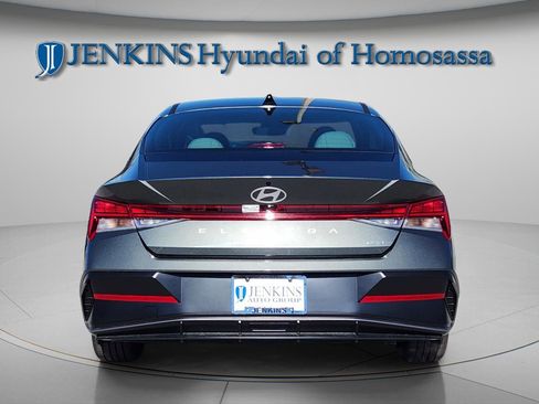 New 2026 Hyundai Elantra Limited image 4