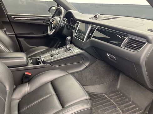 Used 2018 Porsche Macan GTS image 12