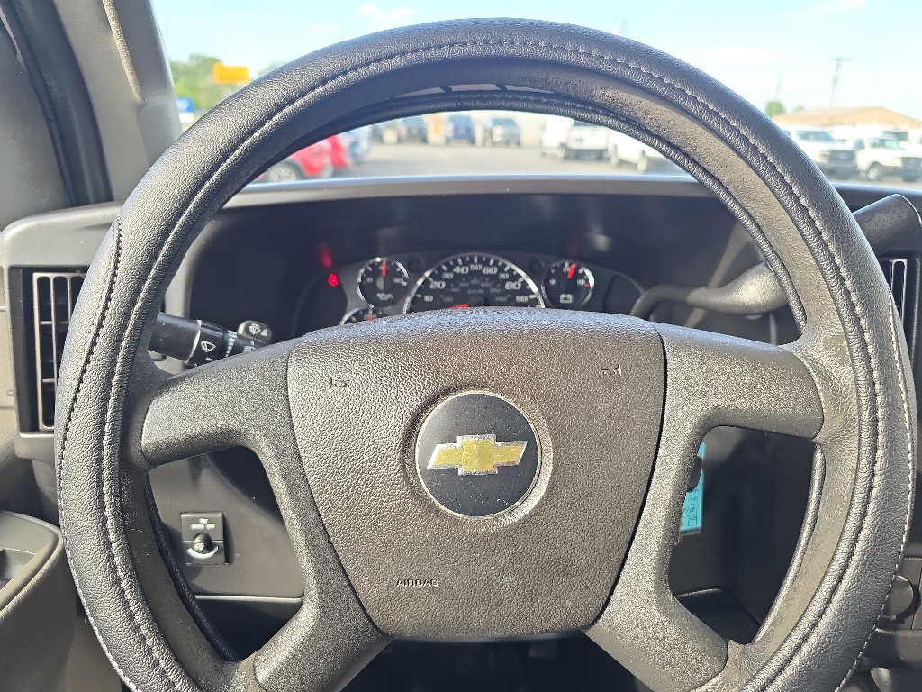 Used 2017 Chevrolet Express 2500 RWD image 22