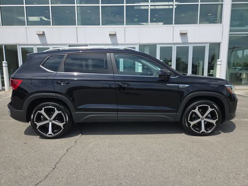 Certified 2023 Volkswagen Taos SEL AWD/4WD image 2