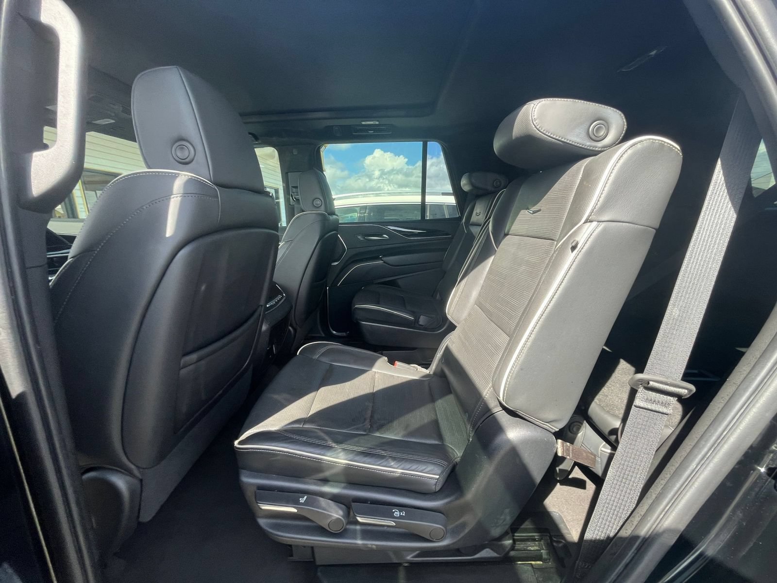 Used 2023 Cadillac Escalade Sport AWD/4WD image 22