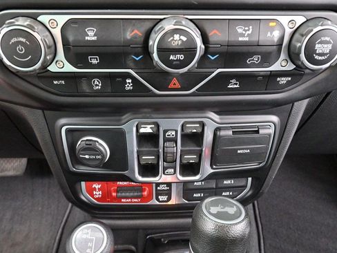 Used 2021 Jeep Wrangler Unlimited Rubicon AWD/4WD image 21