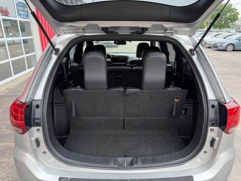Used 2020 Mitsubishi Outlander SE FWD image 8