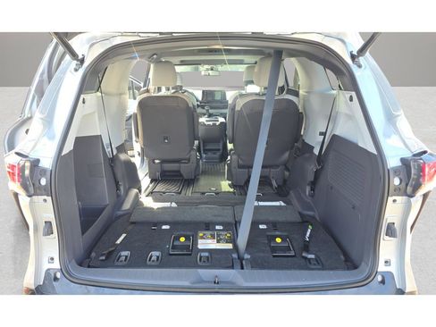 Used 2021 Toyota Sienna XSE image 20