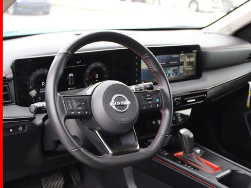 Certified 2025 Nissan Kicks SR w/ Illumination Package FWD image 17