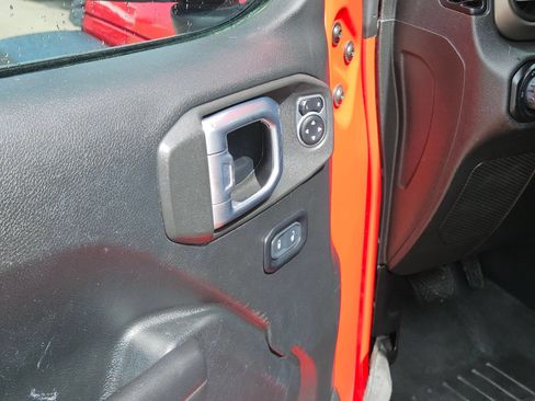 Used 2020 Jeep Wrangler Sport AWD/4WD image 12