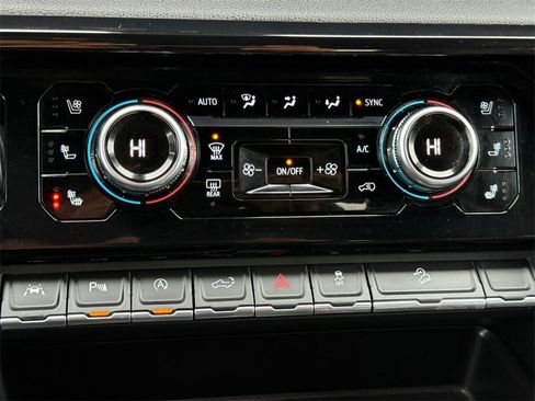 Used 2023 GMC Sierra 1500 AT4 w/ AT4 Preferred Package image 17