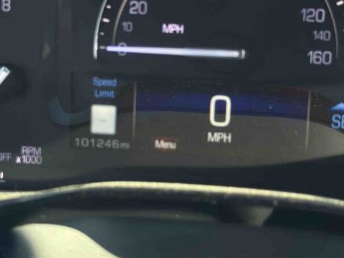 Used 2017 Cadillac XT5 Luxury w/ Driver Awareness Package FWD image 15