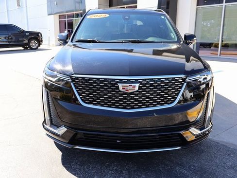 Used 2024 Cadillac XT6 Premium Luxury image 2
