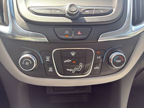 Used 2024 Chevrolet Equinox LS AWD/4WD image 16