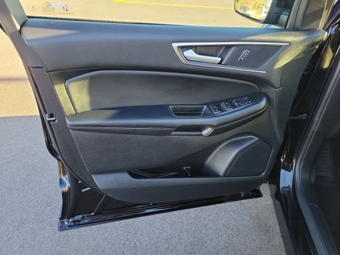 Used 2024 Ford Edge SEL w/ Convenience Package image 17