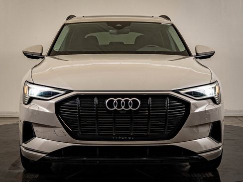 Used 2021 Audi e-tron Premium w/ Convenience Plus Package image 2